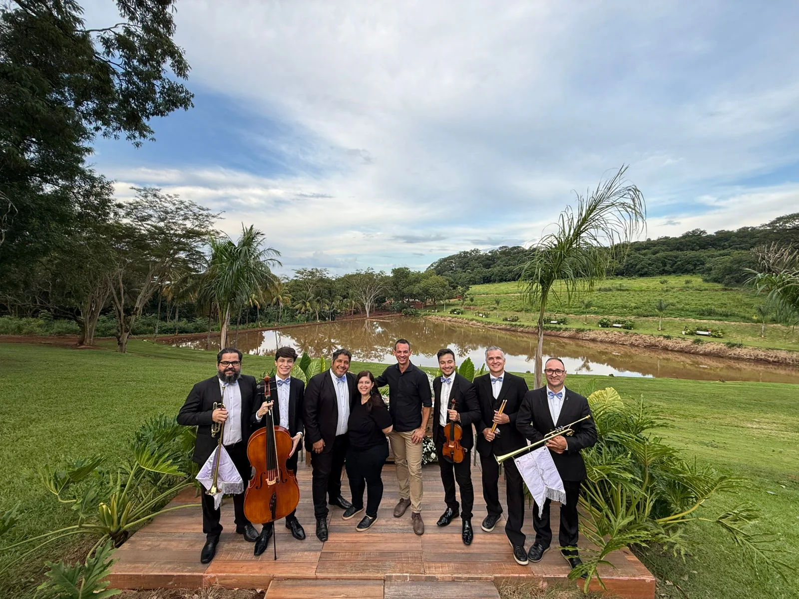 Músicos da Orquestra Sublime em casamento realizado no campo